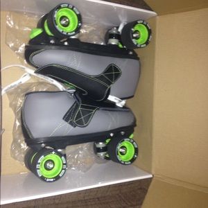 Tuxedo Vanillas skates